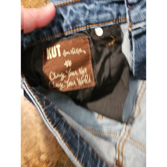 Kut From The Kloth Women’s JuniorsDenim Low Rise Shorts Sz 4 Raw Hem (A20) - Picture 4 of 8
